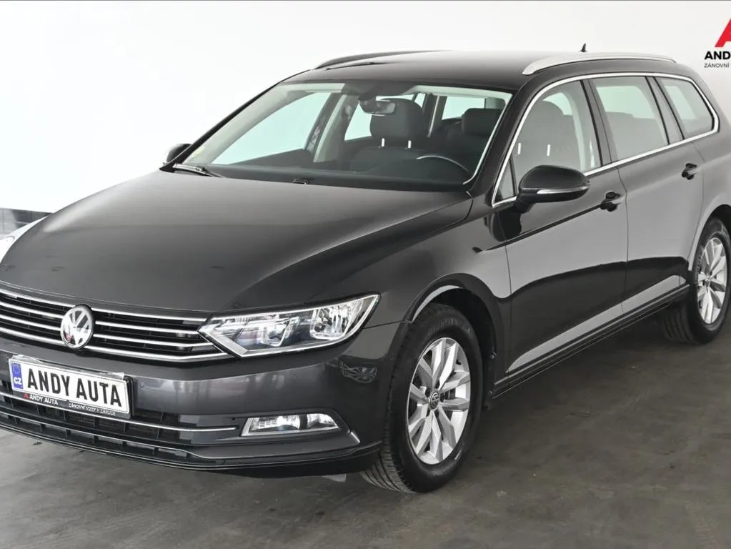 Volkswagen Passat 2,0 TDi 110kW LED NAVI DSG Zár Image 2