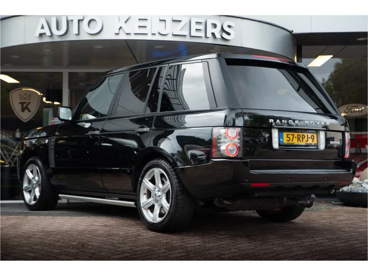 Land Rover Range Rover 4.4 TDV8 Autobiography Black  Image 4